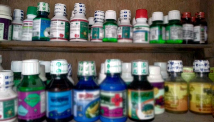 রাজশাহী অঞ্চলে নকল ও ভেজাল কীটনাশকে হাট-বাজার সয়লাব