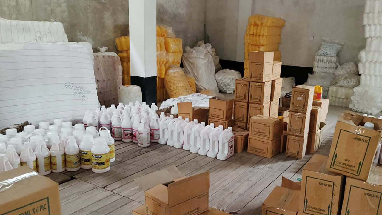 গবাদিপশুর ভেজাল ওষুধ তৈরির কারখানা সিলগালা, পরিচালককে কারাদণ্ড