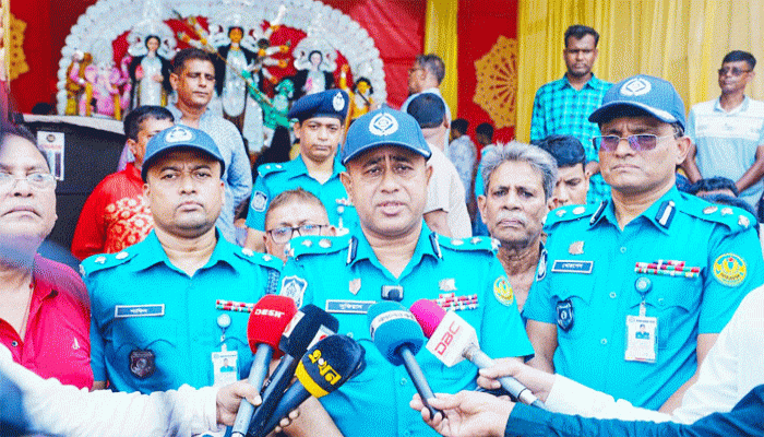 দুর্গাপূজা নির্বিঘ্ন ও উৎসবমুখরভাবে উদযাপনের জন্য সর্বোচ্চ নিরাপত্তা ব্যবস্থা গ্রহণ করা হয়েছে: পুলিশ কমিশনার