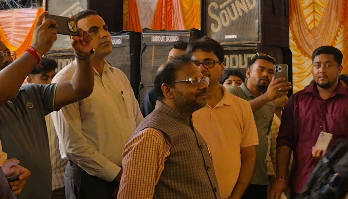 নাটোরে পূজামণ্ডপ পরিদর্শনে ভারতীয় সহকারী হাইকমিশনার