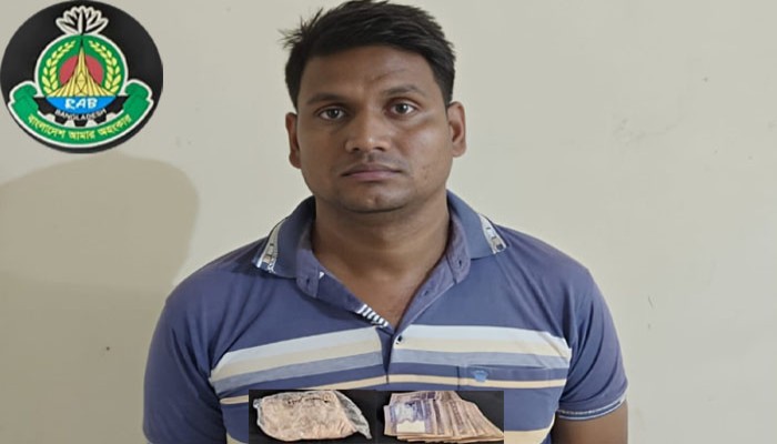 পবায় হেরোইনসহ কুখ্যাত মাদক কারবারী রাসেল গ্রেফতার