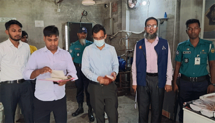 রাজশাহীতে বিএসটিআই’র অনুমোদনবিহীন আইসক্রিম উৎপাদনকারীকে জরিমানা