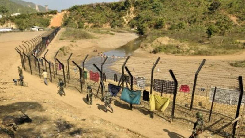 রাতের নিস্তব্ধতা ভেঙে গুলির শব্দ—উত্তেজনা মিয়ানমার সীমান্তে