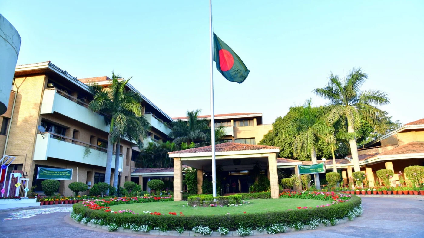 অনাকাঙ্ক্ষিত পরিস্থিতির কারণে দিল্লিতে বাংলাদেশ হাইকমিশনের ভিসা সেবা সাময়িকভাবে স্থগিত