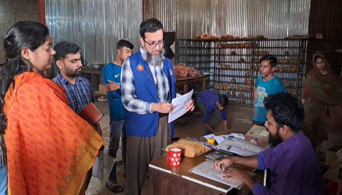 রাজশাহীতে লাইসেন্স ছাড়া বেকারি পরিচালনা! ১০ হাজার টাকা জরিমানা