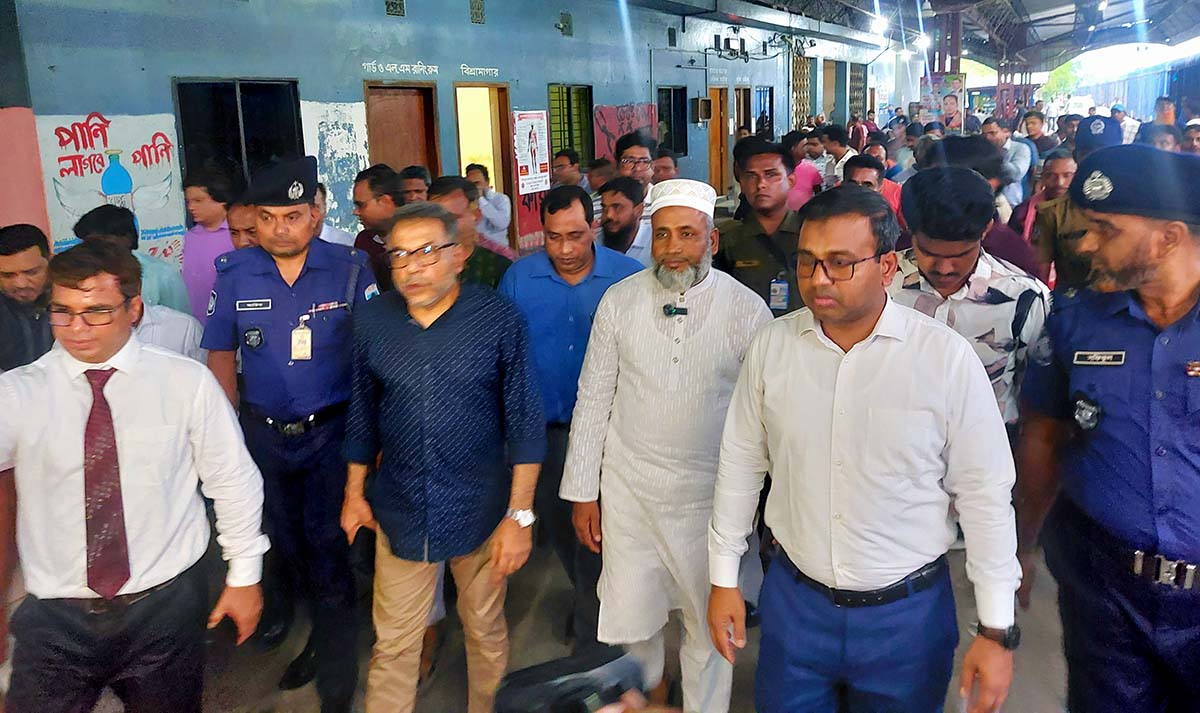 রহনপুর রেলস্টেশন পরিদর্শন করলেন রেলসচিব