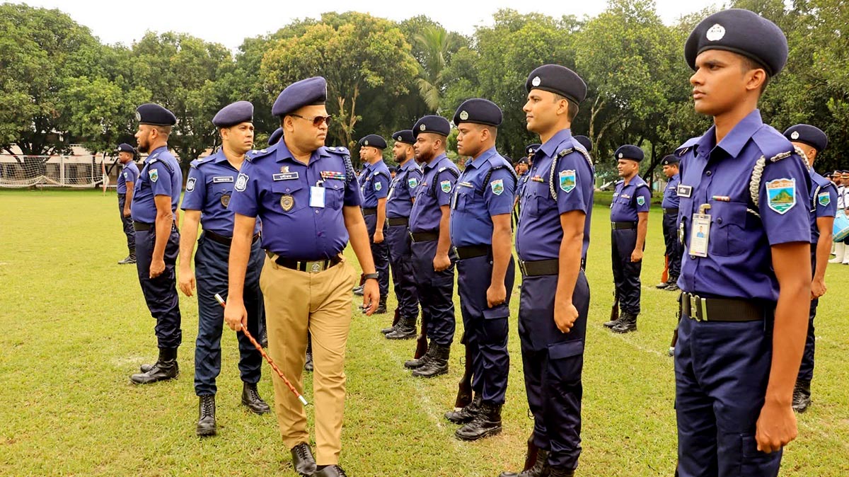 চাঁপাইনবাবগঞ্জ জেলা পুলিশের মাস্টার প্যারেড অনুষ্ঠিত