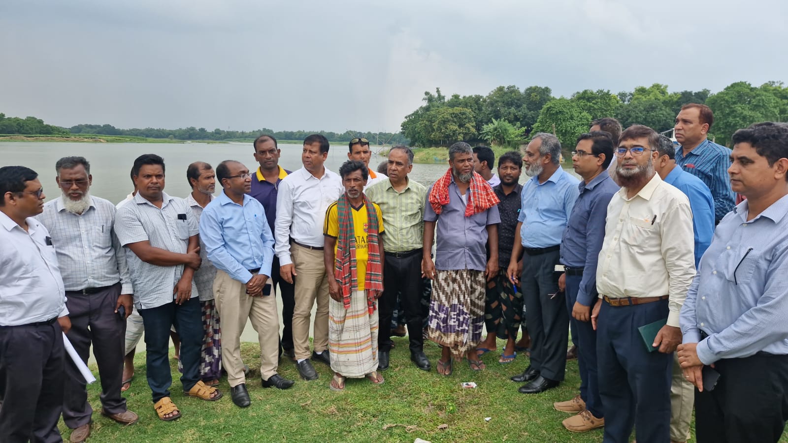 সেচকাজে ভূ-উপরিস্থ পানি ব্যবহারে নেয়া হচ্ছে হাজার কোটি টাকার প্রকল্প : গোমস্তাপুরে বিএমডিএ চেয়ারম্যান
